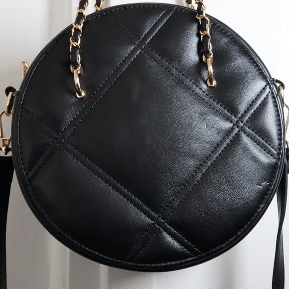 Quilted Circle Black Crossbody Bag – Gold Chain Detail - Picture 6 of 9
